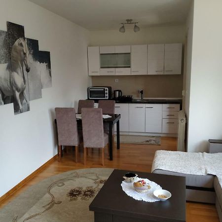 Apartman Lasofti ซลาตีบอร์ ภายนอก รูปภาพ
