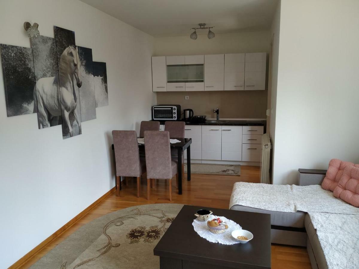 Apartman Lasofti ซลาตีบอร์ ภายนอก รูปภาพ